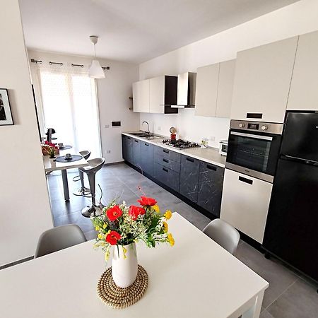 Apartamento La Dama Di Loto Lecce Exterior foto